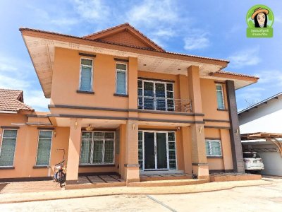 บ้านเดี่ยวสองชั้น พร้อมอาคารพาณิชย์ชั้นเดียว และโกดัง