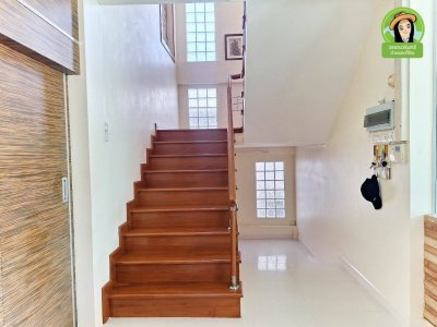 บ้านเดี่ยวสองชั้น พร้อมอาคารพาณิชย์ชั้นเดียว และโกดัง