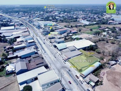 บ้านเดี่ยวสองชั้น พร้อมอาคารพาณิชย์ชั้นเดียว และโกดัง