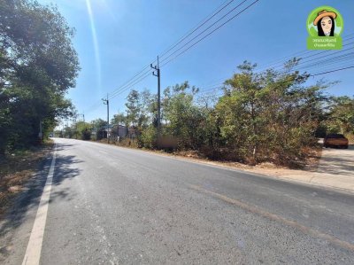 ที่ดินเปล่าติดถนนทุ่งหลวง เยื้องกับ กศน.ตำบลขามใหญ่