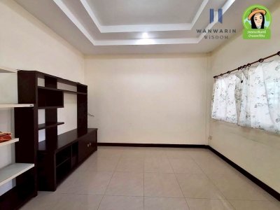 ทาวน์เฮ้าส์ชั้นเดียว ติดถนนเทศบาล 20 ในตัวอำเภอม่วงสามสิบ