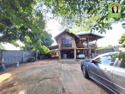 บ้านไม้ยกใต้ถุนสูง เนื้อที่เยอะ