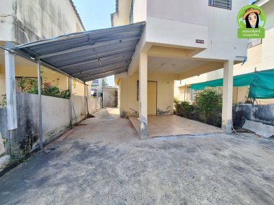 บ้าน 2 ชั้น ในโครงการบ้านเอื้ออาทรห้วยคุ้ม2