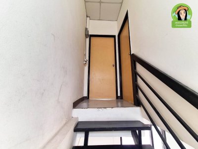 บ้าน 2 ชั้น ในโครงการบ้านเอื้ออาทรห้วยคุ้ม2