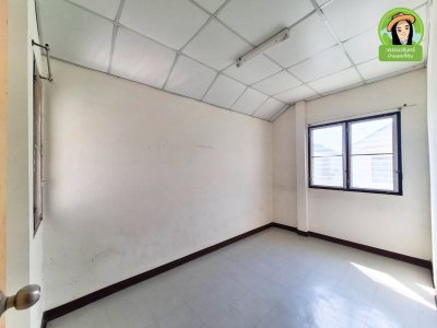 บ้าน 2 ชั้น ในโครงการบ้านเอื้ออาทรห้วยคุ้ม2