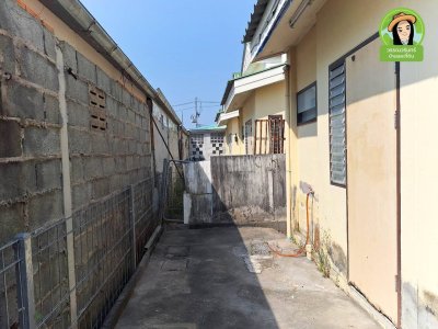 บ้าน 2 ชั้น ในโครงการบ้านเอื้ออาทรห้วยคุ้ม2