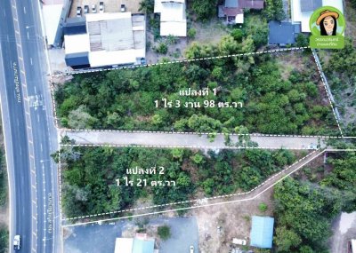 ที่ดินเปล่า 2 แปลง ขนาบทางเข้าวัดป่าสนามชัย