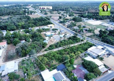 ที่ดินเปล่า 2 แปลง ขนาบทางเข้าวัดป่าสนามชัย