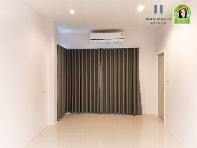 สารินเรสซิเด้นท์