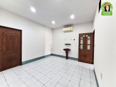 อาคารพาณิชย์ 1 คูหา 3 ชั้นทำเลใจกลางเมืองอุบล