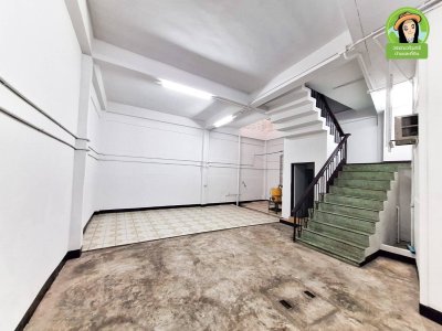 อาคารพาณิชย์ 1 คูหา 3 ชั้นทำเลใจกลางเมืองอุบล