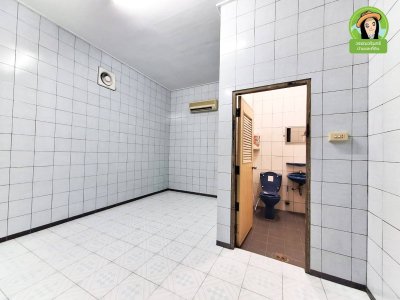 อาคารพาณิชย์ 1 คูหา 3 ชั้นทำเลใจกลางเมืองอุบล