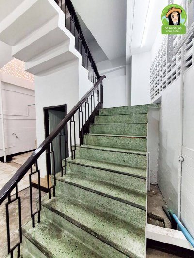 อาคารพาณิชย์ 1 คูหา 3 ชั้นทำเลใจกลางเมืองอุบล