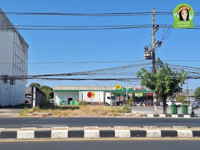 ที่ดินเปล่าทำเลดี ทำเลทอง ติดถนนชยางกูร