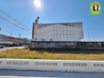 ที่ดินเปล่าทำเลดี ทำเลทอง ติดถนนชยางกูร