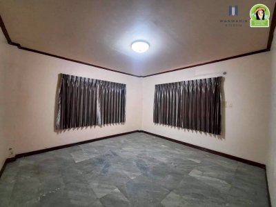 บ้านเดี่ยว 2 ชั้น ในหมู่บ้านเสาวลักษณ์หลังประกันสังคม