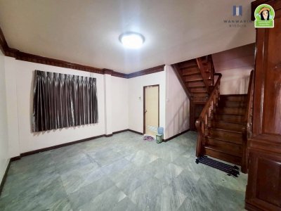 บ้านเดี่ยว 2 ชั้น ในหมู่บ้านเสาวลักษณ์หลังประกันสังคม