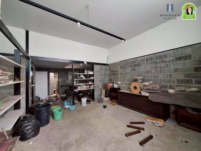 บ้านเดี่ยวชั้นเดียว 2 หลัง เนื้อที่เยอะ บนที่ดินทำเลดี ใกล้โรงแรม B2 ถนนเลี่ยงเมือง