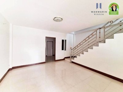 ทาวน์โฮมใหม่ 2 ชั้น 10 คูหา โซนวารินชำราบ