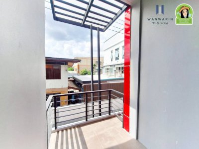 ทาวน์โฮมใหม่ 2 ชั้น 10 คูหา โซนวารินชำราบ