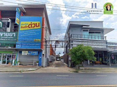 ทาวน์โฮมใหม่ 2 ชั้น 10 คูหา โซนวารินชำราบ