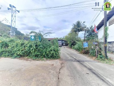 ที่ดินเปล่าแปลงใหญ่ พร้อมสิ่งปลูกสร้าง ติดกับโลตัสวาริน