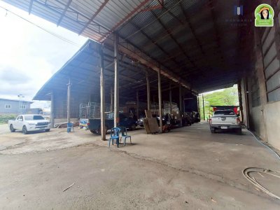 ที่ดินเปล่าแปลงใหญ่ พร้อมสิ่งปลูกสร้าง ติดกับโลตัสวาริน