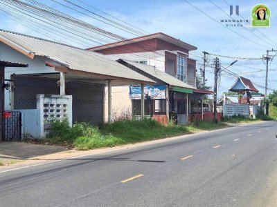 อาคารพาณิชย์ชั้นเดียว 2 คูหา พร้อมที่ดินเปล่าแปลงใหญ่