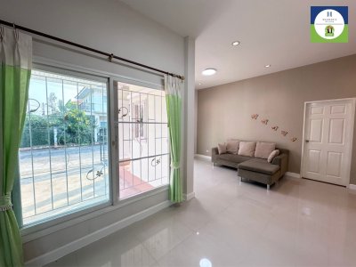 บ้านชั้นเดียวหลังมุม รีโนเวทใหม่ พร้อมเข้าอยู่ได้เลย