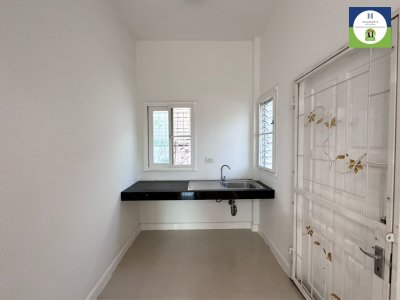 บ้านชั้นเดียวหลังมุม รีโนเวทใหม่ พร้อมเข้าอยู่ได้เลย