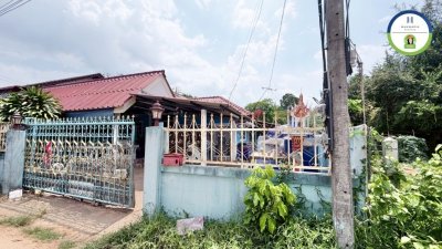 บ้านเดี่ยวชั้นเดียว ใกล้ถนนใหญ่ อยู่กลางชุมชน