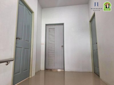 บ้านเดี่ยวชั้นครึ่ง ยกพื้นสูง สไตล์โมเดิร์น