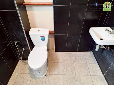 บ้านเดี่ยวชั้นครึ่ง ยกพื้นสูง สไตล์โมเดิร์น