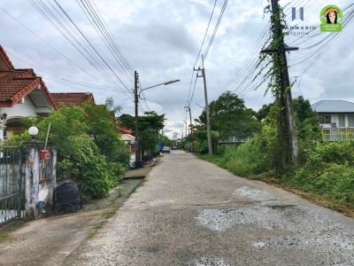 บ้านเดี่ยวชั้นเดียว ในหมู่บ้านสันติสุข 1  โซนบ้านนิคม