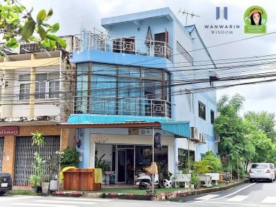 อาคารพาณิชย์ 3 ชั้น ติดถนนเขื่อนธานี