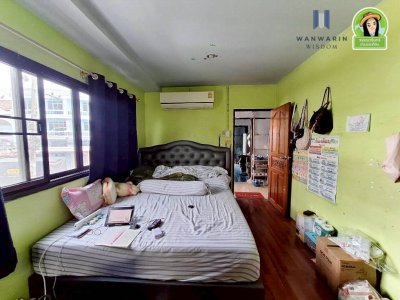 อาคารพาณิชย์ 3 ชั้น ติดถนนเขื่อนธานี