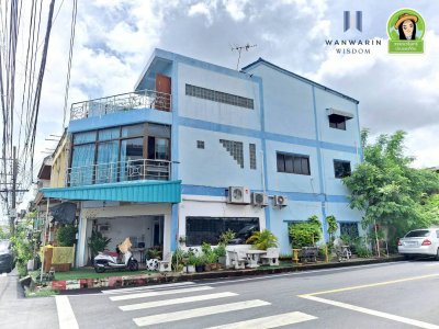 อาคารพาณิชย์ 3 ชั้น ติดถนนเขื่อนธานี