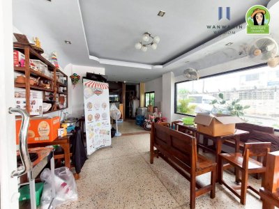 อาคารพาณิชย์ 3 ชั้น ติดถนนเขื่อนธานี