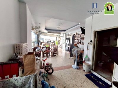 อาคารพาณิชย์ 3 ชั้น ติดถนนเขื่อนธานี