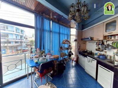 อาคารพาณิชย์ 3 ชั้น ติดถนนเขื่อนธานี