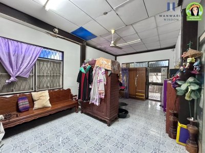 บ้านเดี่ยว 2 หลัง ในพื้นที่เดียวกัน