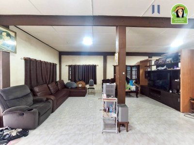 บ้านเดี่ยว 2 ชั้นพร้อมที่ดินเปล่า ในซอยนาคำ 10