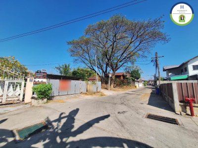 ที่ดินเปล่า แปลงมุม ติดถนน 2 ด้าน ในซอยชยางกูร 34