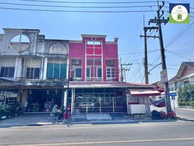 อาคารพาณิชย์ 2 ชั้น หลังมุม ติดถนน 2 ด้าน