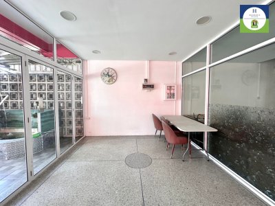 อาคารพาณิชย์ 2 ชั้น หลังมุม ติดถนน 2 ด้าน