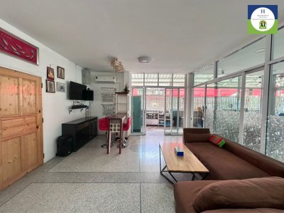 อาคารพาณิชย์ 2 ชั้น หลังมุม ติดถนน 2 ด้าน