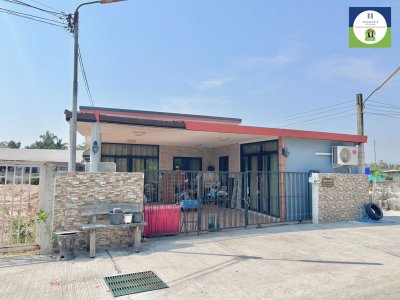 บ้านชั้นเดียว เข้าออกสะดวก ห่างถนนเลี่ยงเมืองเพียง 480 เมตร