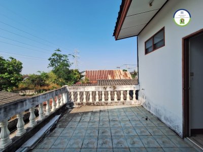 อาคารพาณิชย์ติดถนนซอยรุ่งโรจน์