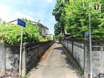 บ้านเดี่ยวชั้นเดียว ในซอยชวาลานอก 1 ทำเลในเมืองอุบล