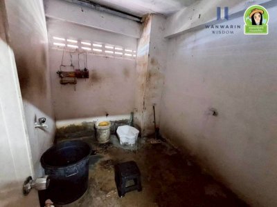 อาคารพาณิชย์ 1ชั้นครึ่ง 2 คูหาทะลุหากัน